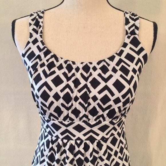 Ann Taylor black & white geometric print stretch sleeveless dress - Picture 2 of 7